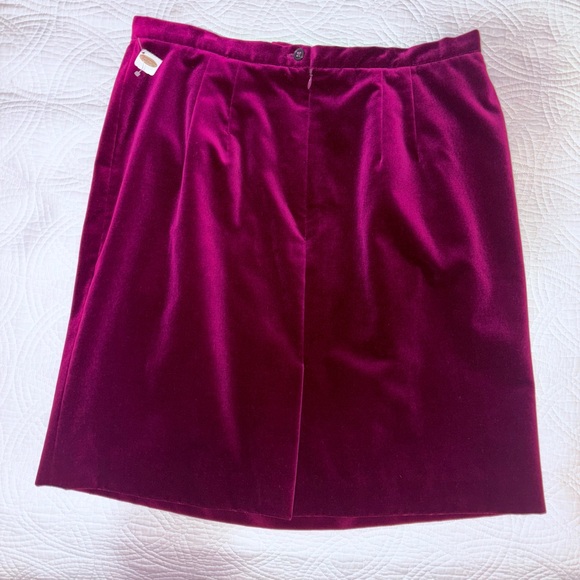 Vintage Burgundy Velvet A-Line Skirt Talbots Size 18 NWT - Picture 9 of 11